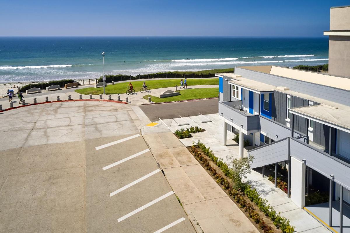 Pacific View Inn - main image