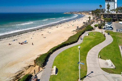 Pacific View Inn - image 11