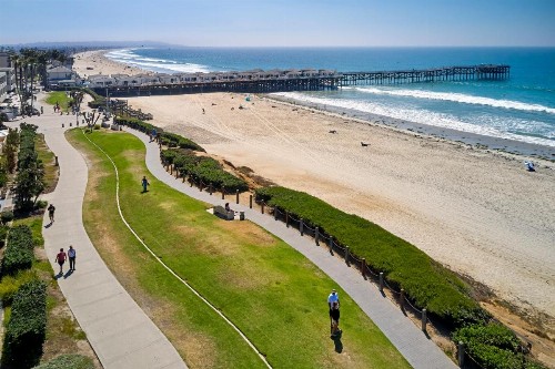 Pacific View Inn - image 21