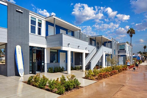 Pacific View Inn - image 23