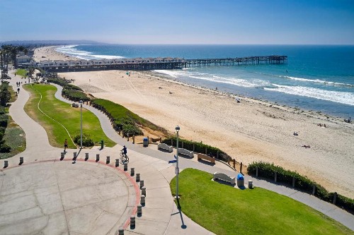 Pacific View Inn - image 8