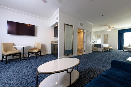 Horton Grand Hotel - image 30