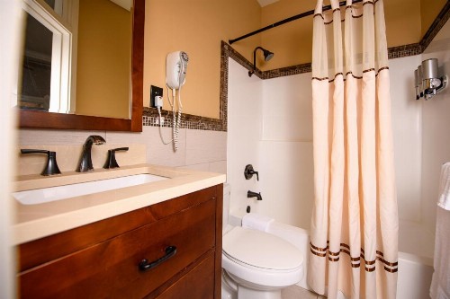 Horton Grand Hotel - image 33