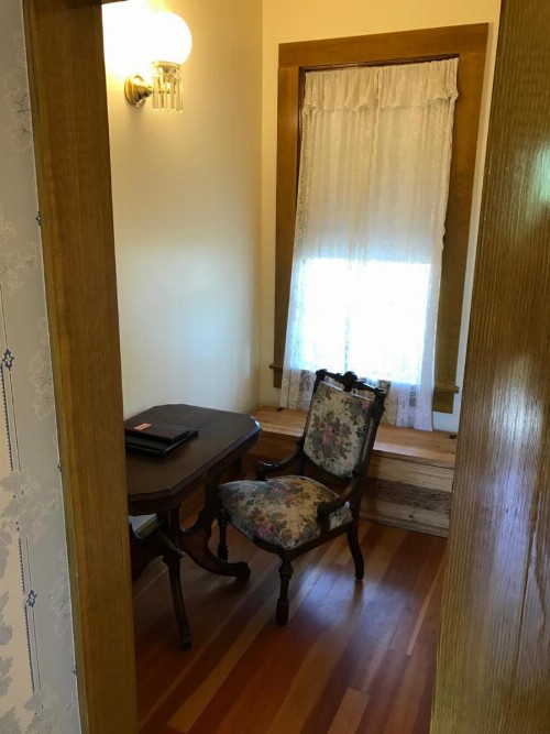Cosmopolitan Hotel - image 31