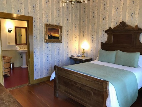 Cosmopolitan Hotel - image 32