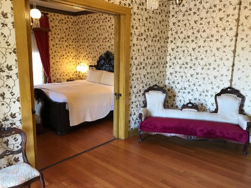Cosmopolitan Hotel - image 34