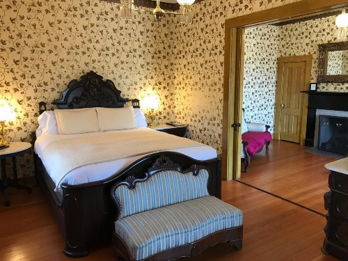 Cosmopolitan Hotel - image 35