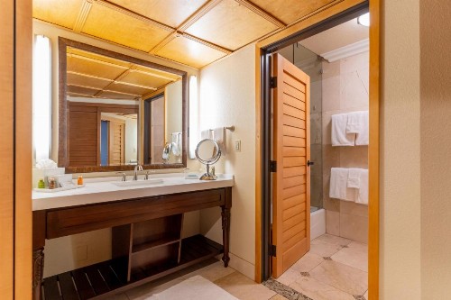 Pacific Terrace Hotel - image 23