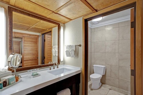 Pacific Terrace Hotel - image 43