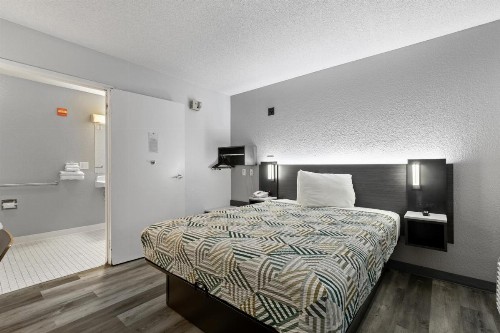 Motel 6-San Diego CA - North - image 24