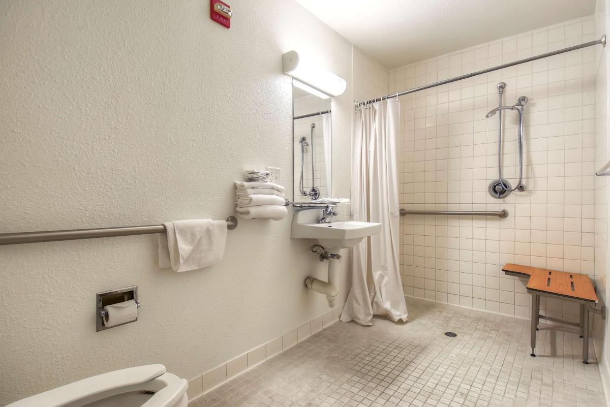 Motel 6-San Diego CA - North - image 3