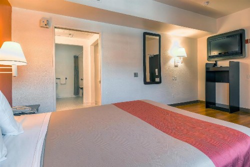 Motel 6-San Diego CA - Downtown - image 10