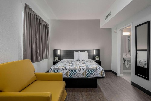 Motel 6-San Diego CA - Downtown - image 25