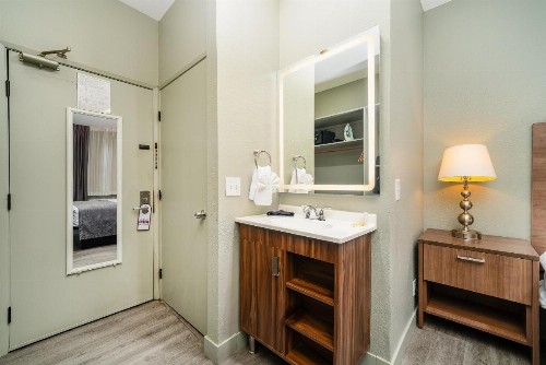 Urban Boutique Hotel - image 13