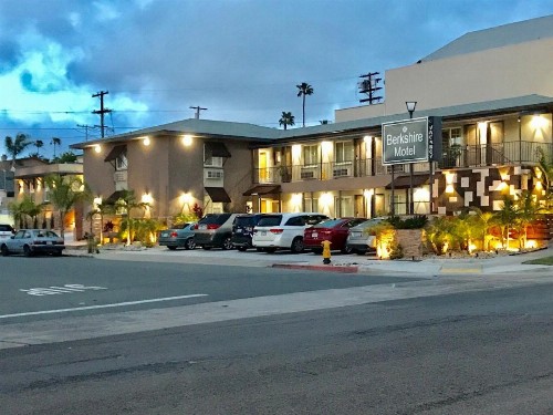 Berkshire Motor Hotel - image 8
