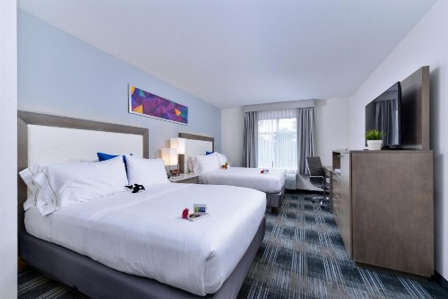 Holiday Inn Express & Suites San Diego - Mission Valley an IHG Hotel - image 20