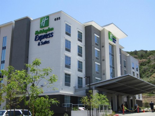 Holiday Inn Express & Suites San Diego - Mission Valley an IHG Hotel - image 30