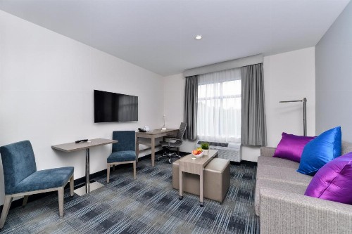 Holiday Inn Express & Suites San Diego - Mission Valley an IHG Hotel - image 42