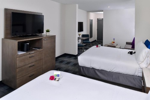 Holiday Inn Express & Suites San Diego - Mission Valley an IHG Hotel - image 43