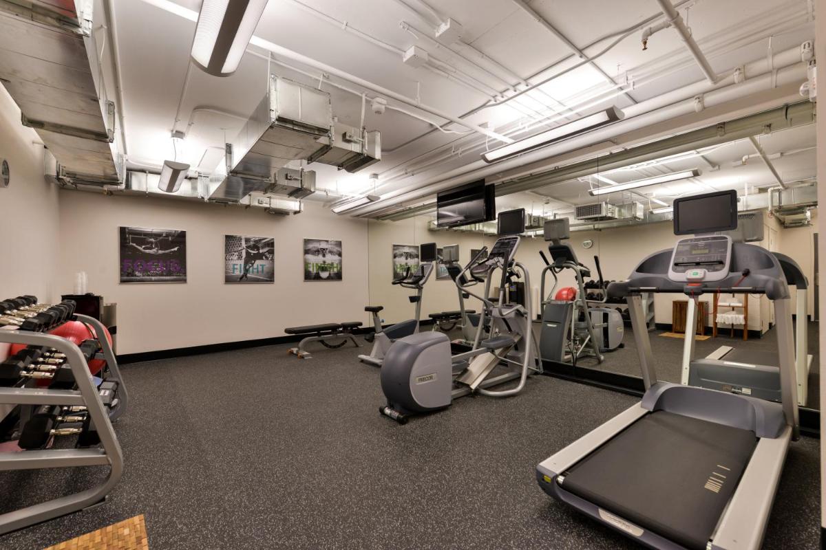 Holiday Inn Express & Suites San Diego - Mission Valley an IHG Hotel - image 7