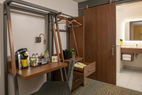 Staypineapple Hotel Z Gaslamp San Diego - image 3