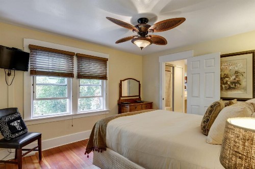 Hillcrest House Bed & Breakfast - image 2