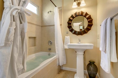 Hillcrest House Bed & Breakfast - image 23