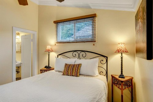Hillcrest House Bed & Breakfast - image 4