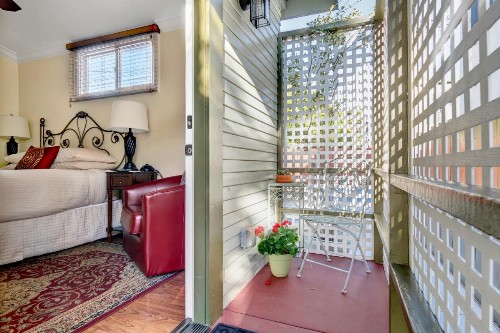 Hillcrest House Bed & Breakfast - image 5