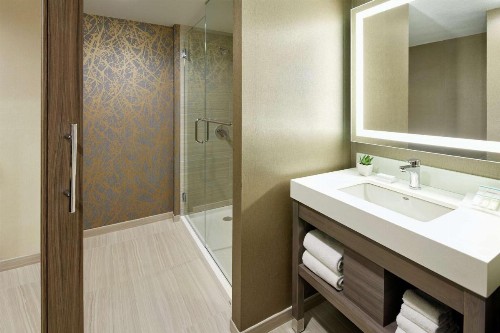 Hilton Garden Inn San Diego Mission Valley/Stadium - image 3