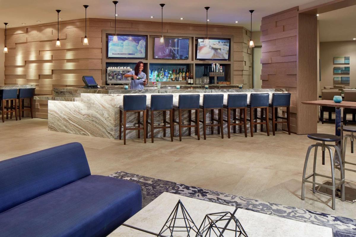 Hilton Garden Inn San Diego Mission Valley/Stadium - image 4