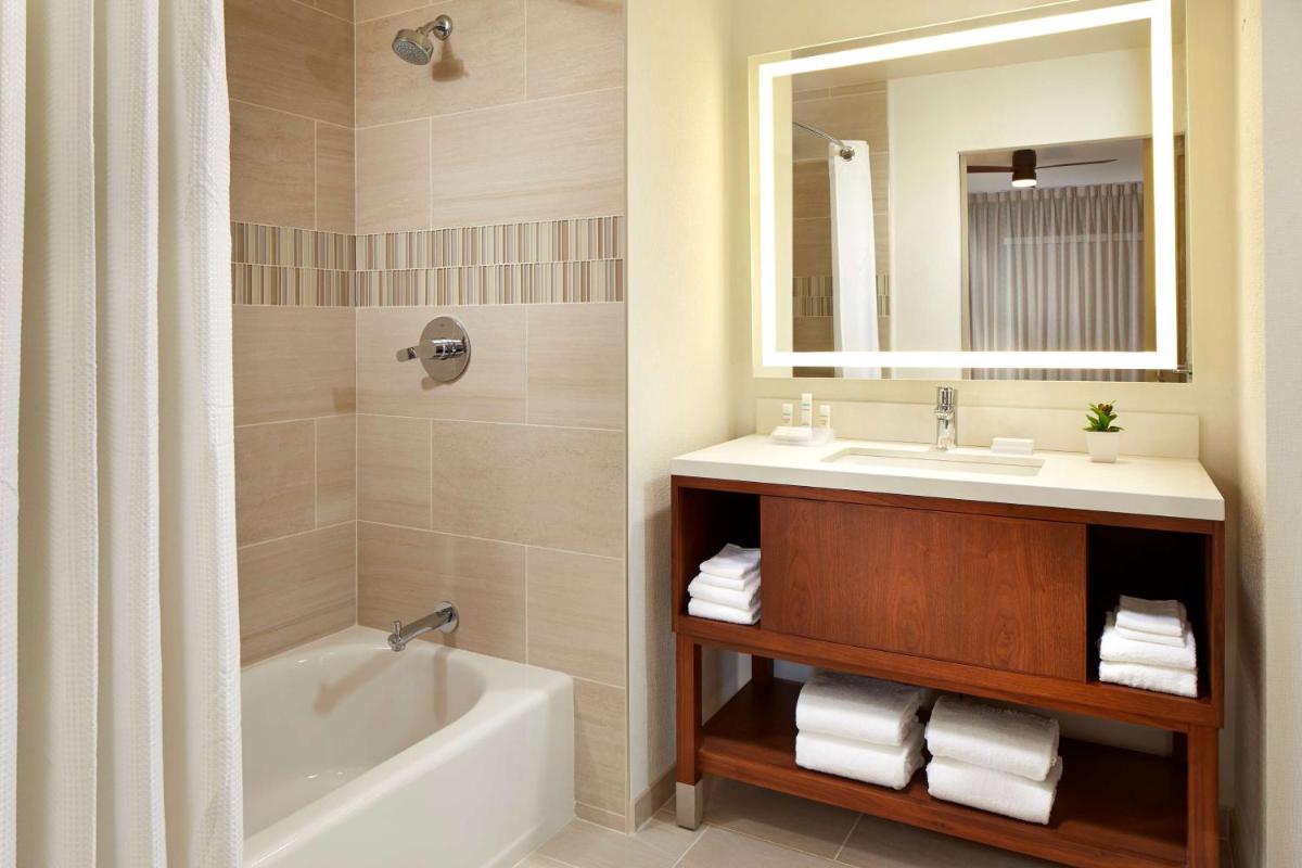 Homewood Suites by Hilton San Diego Mission Valley/Zoo - image 6