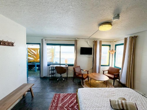 ITH Beach Bungalow Surf Hostel San Diego - image 16