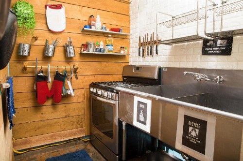 ITH Beach Bungalow Surf Hostel San Diego - image 17