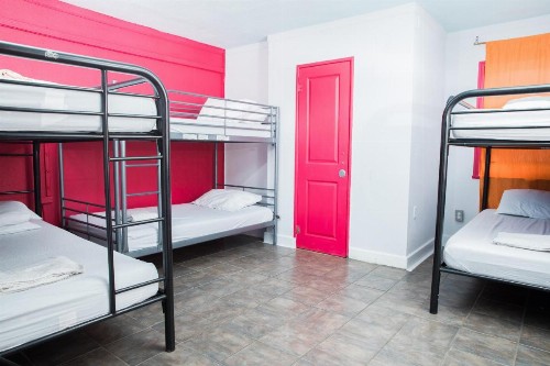 ITH Beach Bungalow Surf Hostel San Diego - image 6