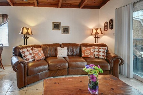 Mimi's and Nana's Beach House - image 6