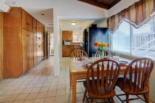 Mimi's and Nana's Beach House - image 7