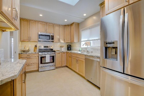Beach Park Getaway - image 9