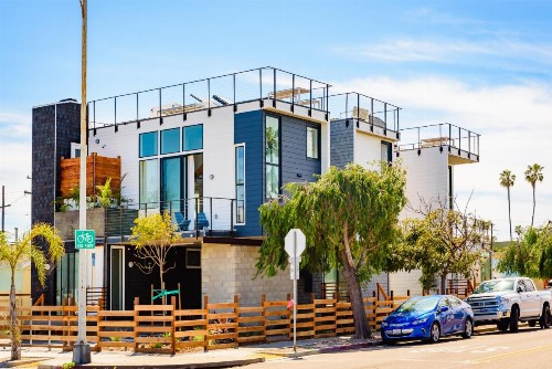 Modern Beach Home Steps To The Sand - image 8