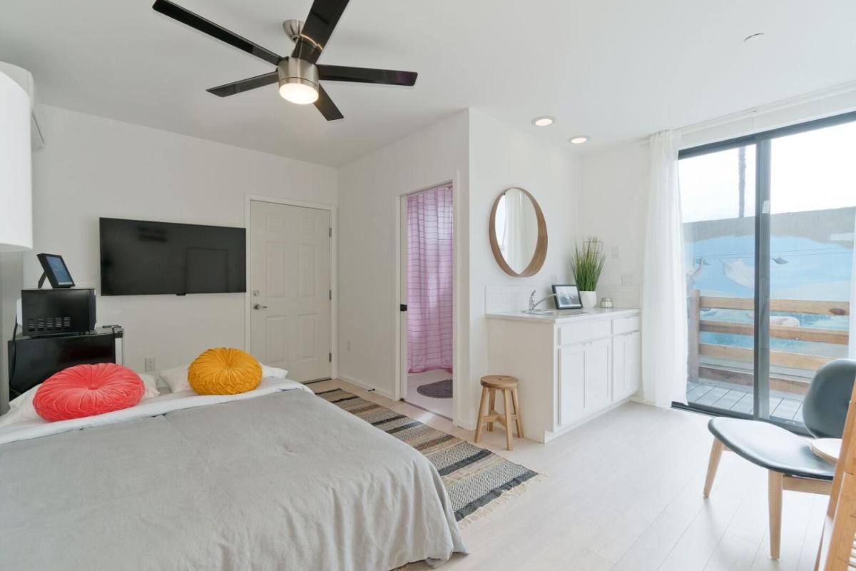 Steps to the Beach Rooftop Deck - image 6