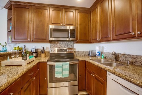See the Sea 52 Condo - image 11
