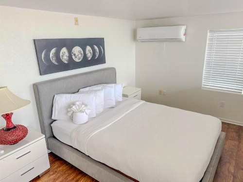 Little Italy Modern Lofts - image 10