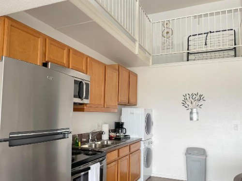 Little Italy Modern Lofts - image 13
