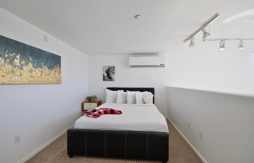 Little Italy Modern Lofts - image 27