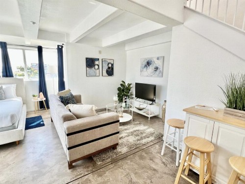 Little Italy Modern Lofts - image 31