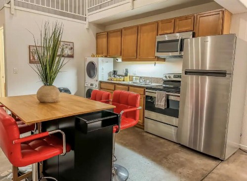 Little Italy Modern Lofts - image 35
