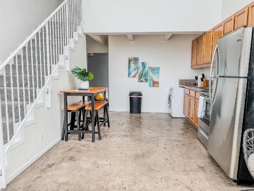 Little Italy Modern Lofts - image 44