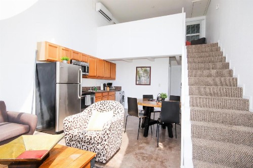 Little Italy Modern Lofts - image 8
