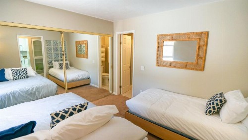 4465 Ocean Blvd - image 6