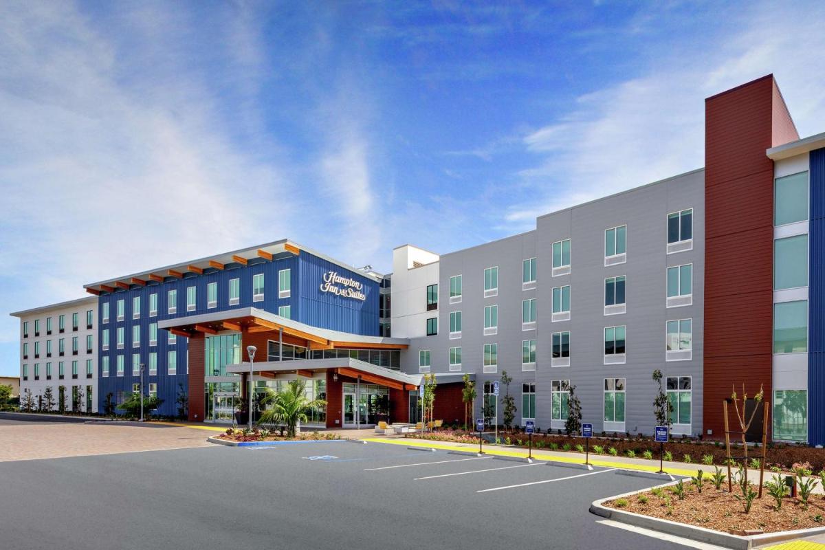 Hampton Inn & Suites San Diego Airport Liberty Station - main image